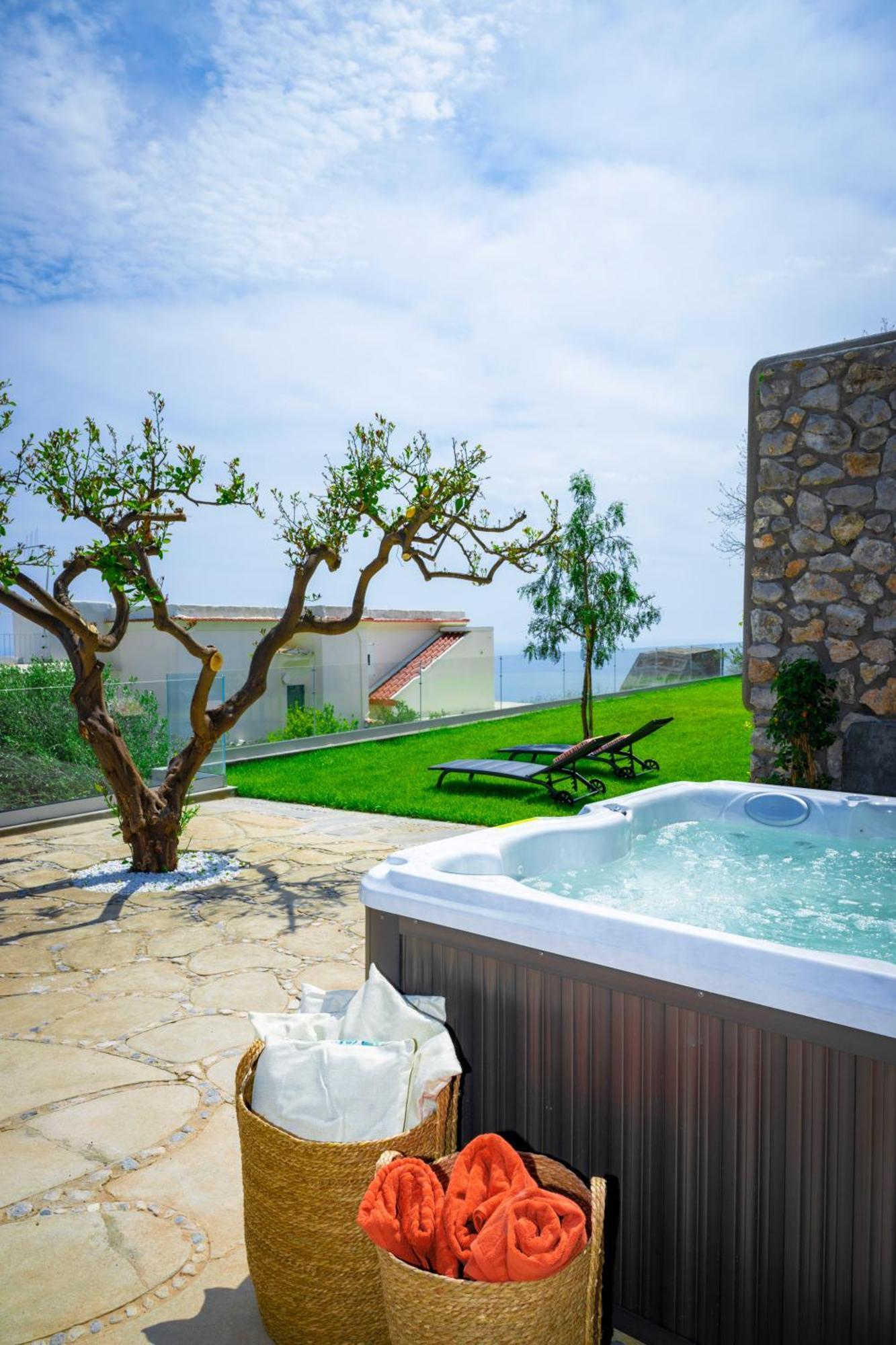 Villa Mimina - Exclusive Villa With Garden, Jacuzzi And Sea View Праяно Экстерьер фото